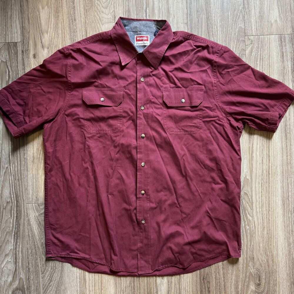 Wrangler Men's large button up short sleeve work shirt